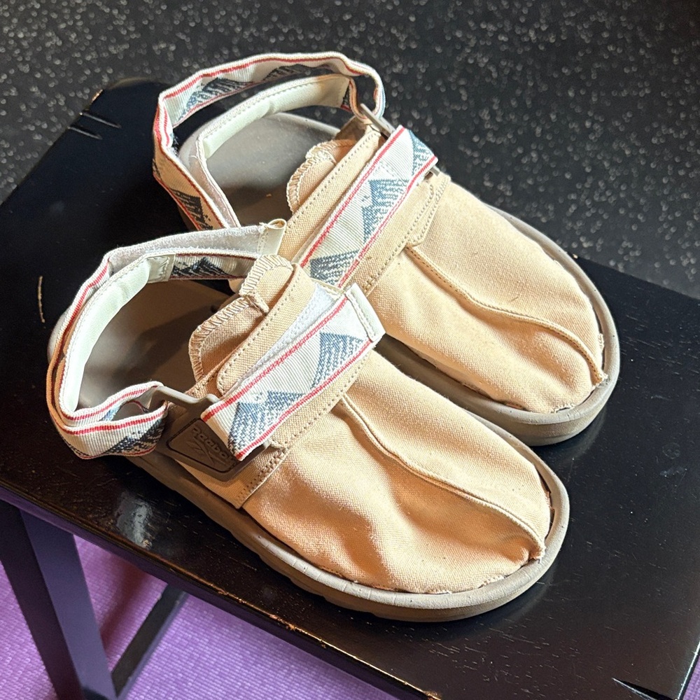 Reebok Beige/Tan Womens Beatnik Sandals
